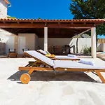 Tereza With Private Pool, Jacuzzi & Sea View