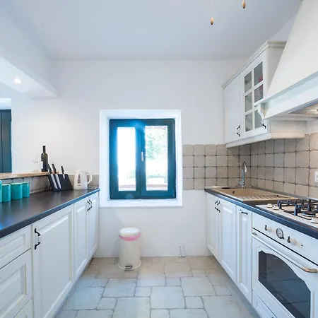 Tereza With Private Pool, Jacuzzi & Sea View * Mlini