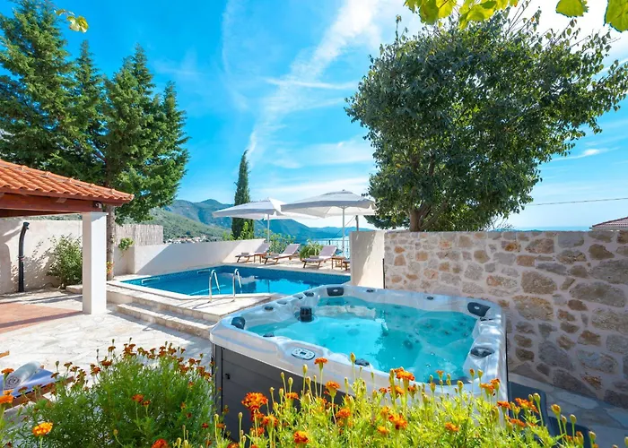 Willa Tereza With Private Pool, Jacuzzi & Sea View Mlini