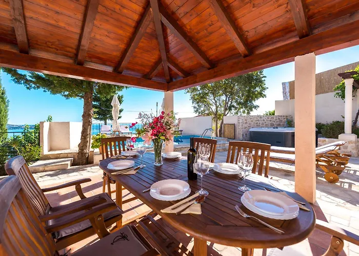 Villa Tereza With Private Pool, Jacuzzi & Sea View *
