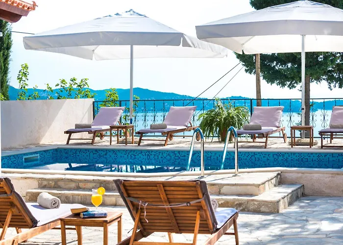 Tereza With Private Pool, Jacuzzi & Sea View Willa Mlini