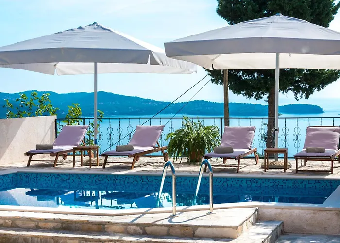 Tereza With Private Pool, Jacuzzi & Sea View Mlini