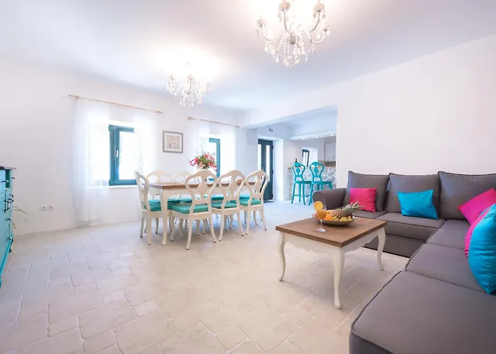 Villa Tereza With Private Pool, Jacuzzi & Sea View Mlini