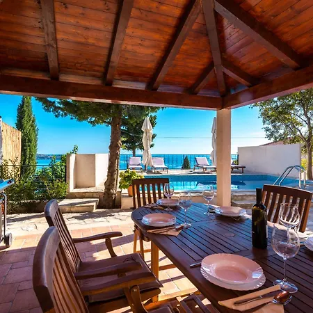Villa Tereza With Private Pool, Jacuzzi&sea View Mlini