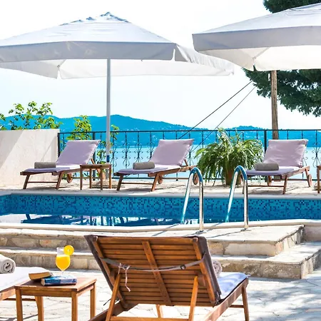 Tereza With Private Pool, Jacuzzi&sea View Villa Mlini