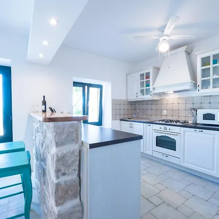 Villa Tereza With Private Pool, Jacuzzi&sea View Mlini