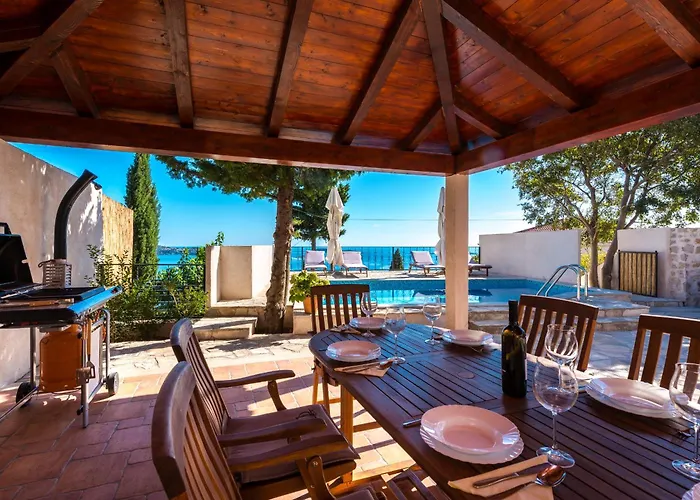 Vila Tereza With Private Pool, Jacuzzi & Sea View Mlini