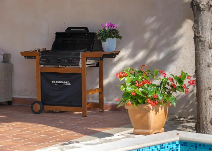 Vila Tereza With Private Pool, Jacuzzi & Sea View Mlini