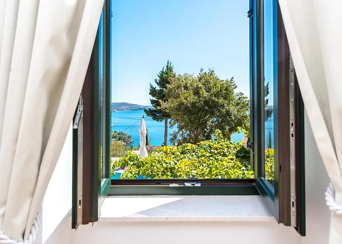 Villa Tereza With Private Pool, Jacuzzi & Sea View