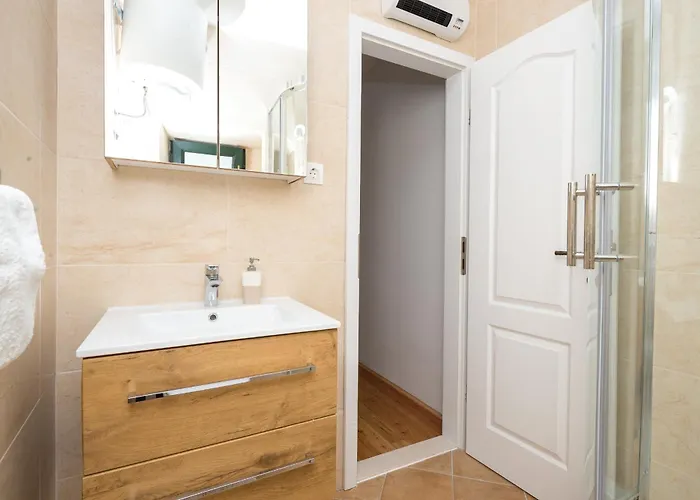 Tereza With Private Pool, Jacuzzi & Sea View Vila Mlini