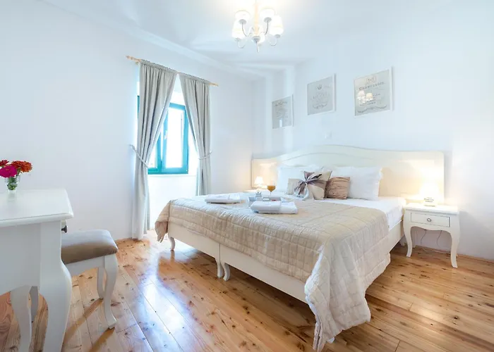 Tereza With Private Pool, Jacuzzi & Sea View