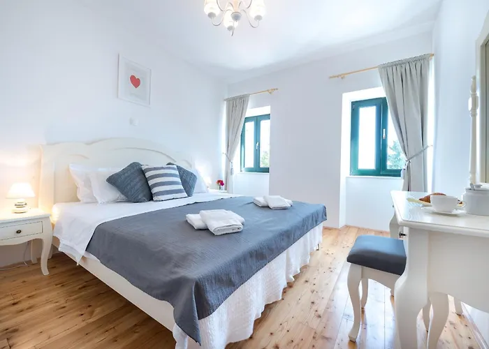 Villa Tereza With Private Pool, Jacuzzi & Sea View