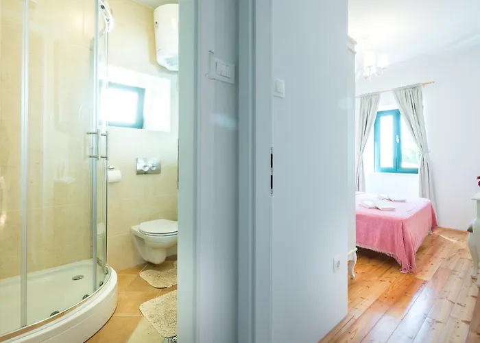 Tereza With Private Pool, Jacuzzi & Sea View