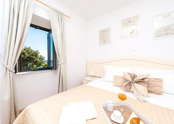 Villa Tereza With Private Pool, Jacuzzi & Sea View